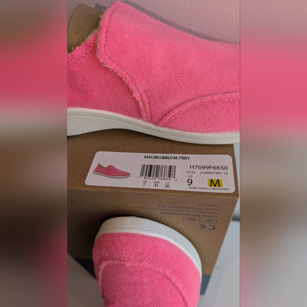 Vionic Beach Malibu pink Terry Sneaker 9M New